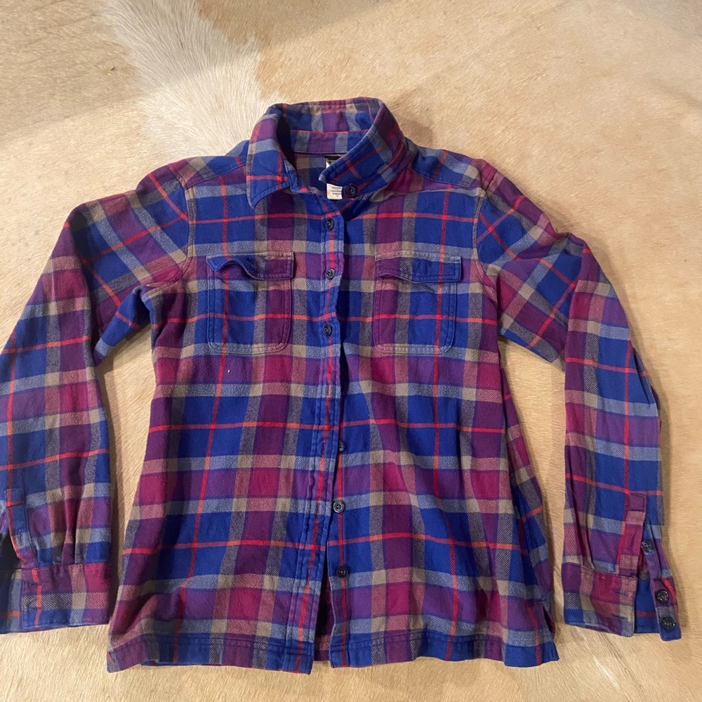 Patagonia women’s long sleeve flannel shirt